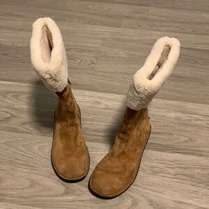 UGG SHEEPSKIN BOOTS